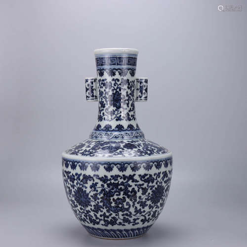 A Chinese Blue and White Floral Porcelain Double Ears Vase