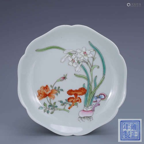 A Chinese Famille Rose Floral Porcelain Plate