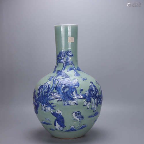 A Chinese Blue and White Figure Painted  Porcelain Vase