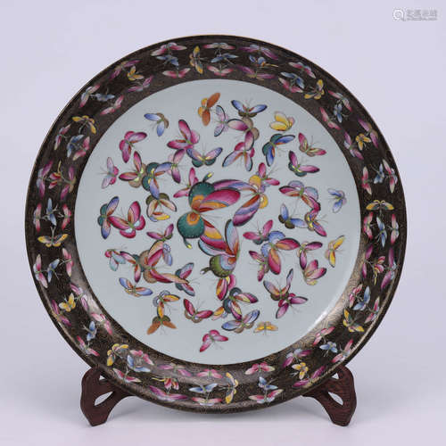 A Chinese Famille Rose Butterfly Painted Porcelain Plate