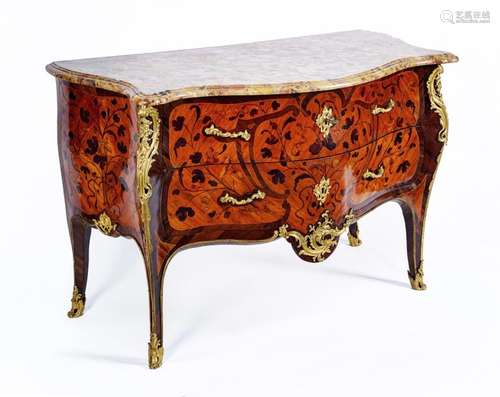 Commode en marqueterie fleurs de bois de bout, de …