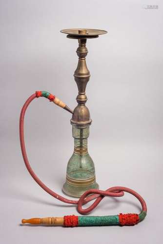 162. Narguilé, Monde Ottoman, XXe siècle, Verre à …