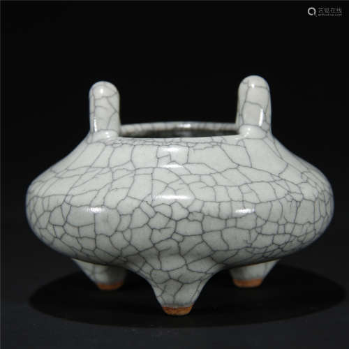 Imitated GE glaze porcelain tripod censer