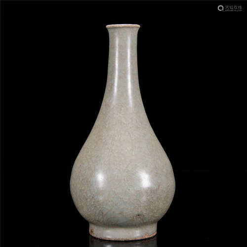 Blue glaze long neck porcelain vase