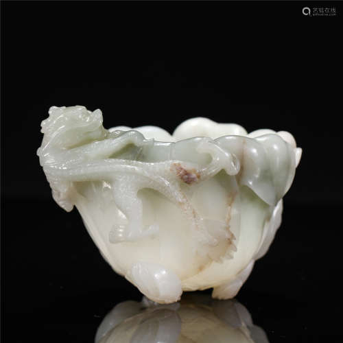 White jade carved dragon pattern flower shapped cup