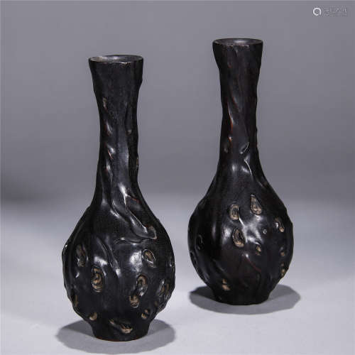 A pair of ZI TAN wood carving long neck vases