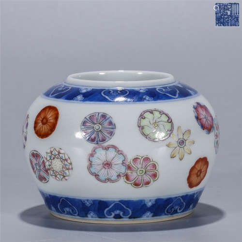 Famille rose porcelain jar, QIAN LONG mark