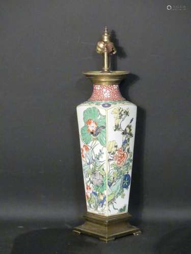 Chine. Vase Monté En Lampe