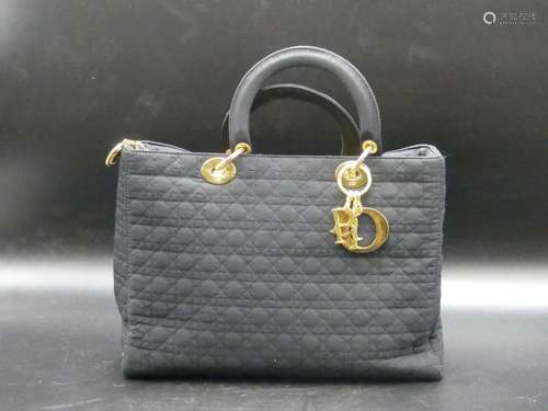 Christian Dior. Sac Lady Dior.