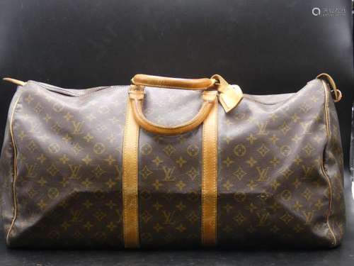 Louis Vuitton Modèle Keepal.