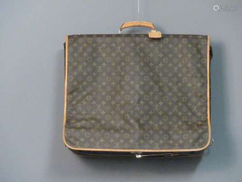 Louis Vuitton. Porte Habit