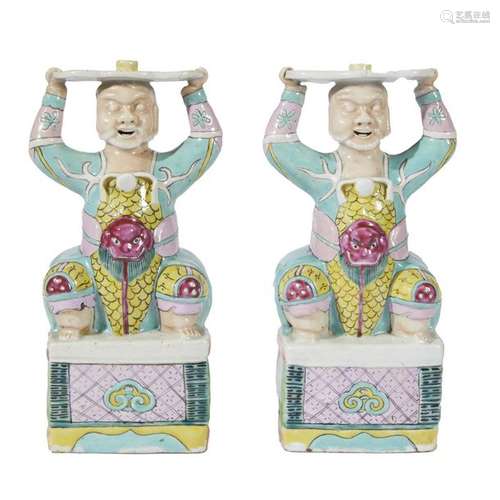 76 Chine Paire de statuettes porte encens en porc…