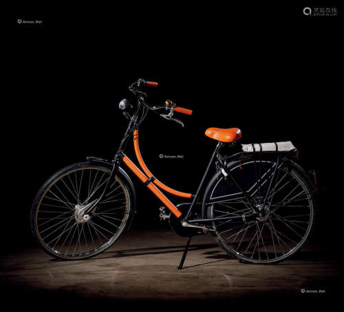 2010年作 爱马仕 × Batavus 联名 复古自行车（橙色）