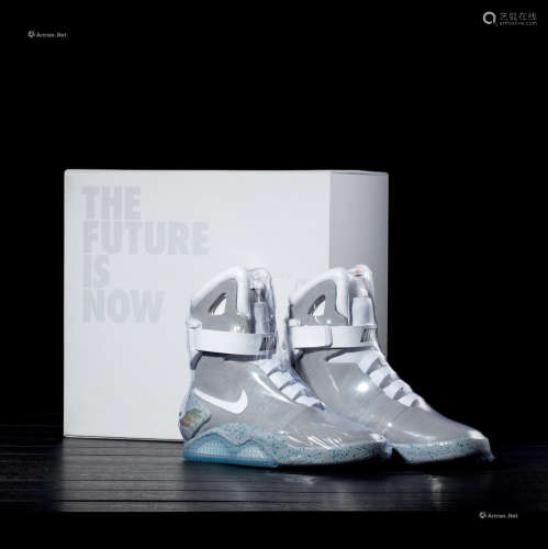 2016年作 耐克 回到未来第二代自动系鞋带高帮球鞋