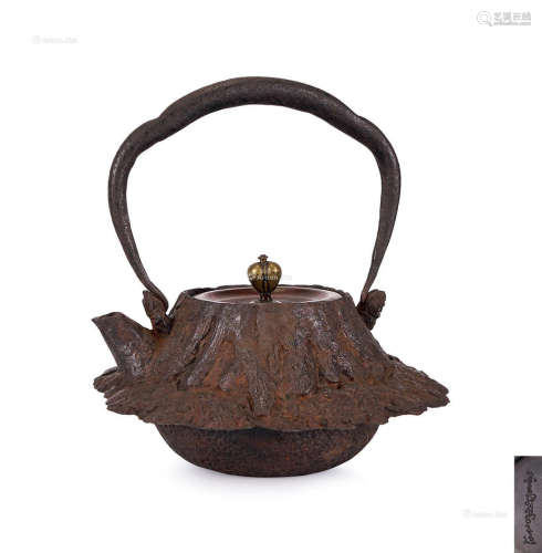 明治时期 金美堂造·富士山形·铁壶