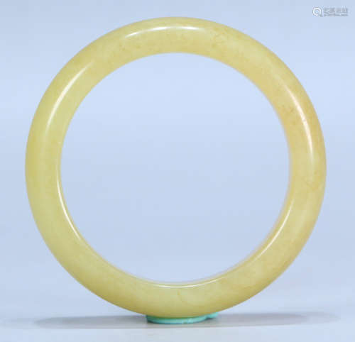 A HETIAN YELLOW JADE BANGLE