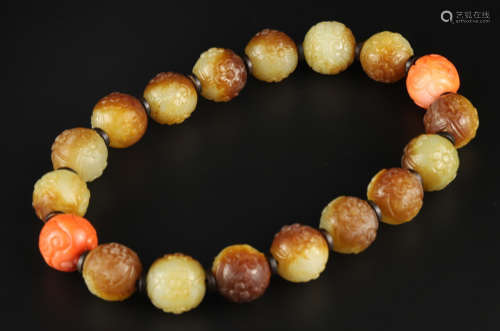 A HETIAN YELLOW JADE STRING BRACELET WITH 18 BEADS