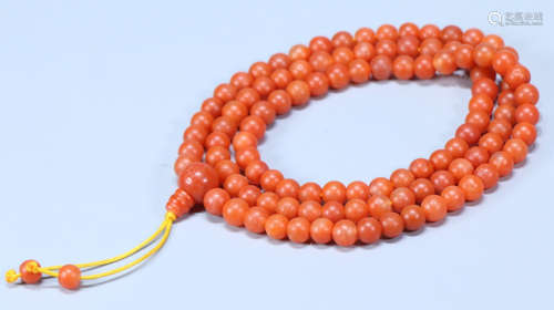 AN OLD AGATE STRING NECKLACE WITH 108 BEADS