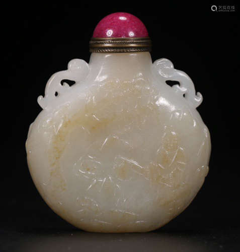 AN OLD HETIAN JADE SNUFF BOTTLE CARVED WITH STORY