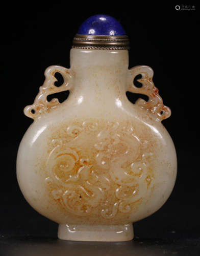 A HETIAN JADE SNUFF BOTTLE CARVED WITH DRAGON PATTERN