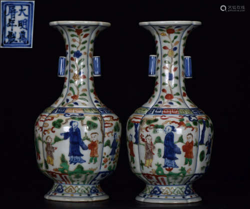 PAIR OF FIVE COLOR GLAZE VASE WITH FIGURE PATTERN