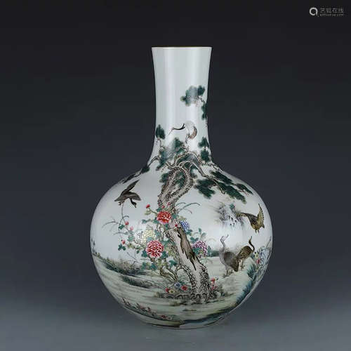 A CHINESE ENAMEL FLOWER&BIRD PATTERN PORCELAIN VASE