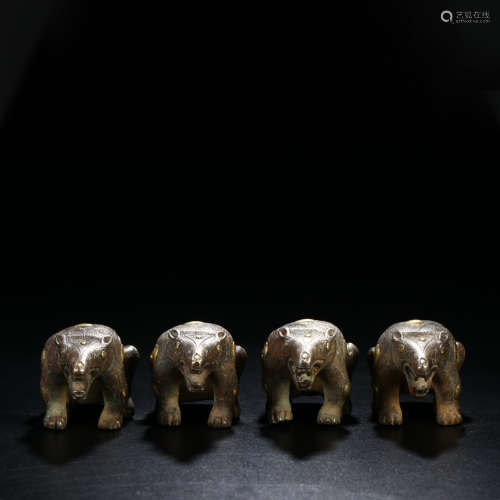 A SET OF CHINESE BEAR SHAPED SILVER PAPER WEIGHT