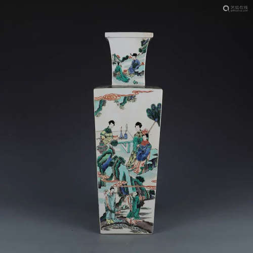 A CHINESE FAMILLE VERTE FIGURE PAINTED PORCELAIN SQUARE VASE