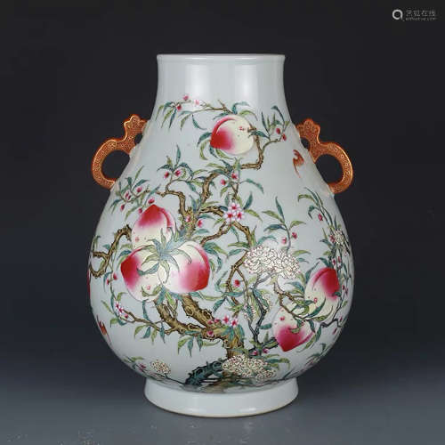 A CHINESE FAMILLE ROSE PEACH PAINTED PORCELAIN ZUN