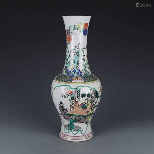 A CHINESE FAMILLE VERTE FIGURE PAINTED PORCELAIN VASE