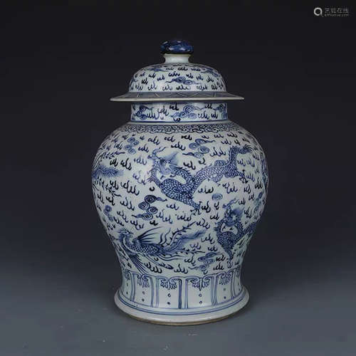 A CHINESE BLUE AND WHITE DRAGON&PHOENIX PATTERN PORCELAIN JAR