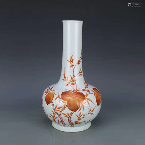 A CHINESE IRON RED GILD PORCELAIN VASE