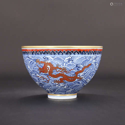 A CHINESE BLUE AND WHITE GILD DRAGON PATTERN PORCELAIN BOWL