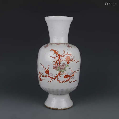 A CHINESE SWEET WHITE GLAZED RED GREEN FLORAL PORCELAIN VASE