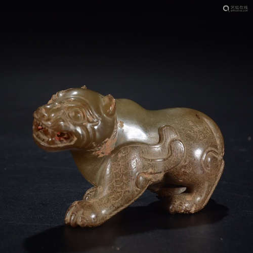 A CHINESE JADE CARVED BEAST ORNAMENT