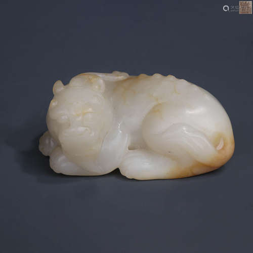 A CHINESE HETIAN JADE CARVED BEAST ORNAMENT