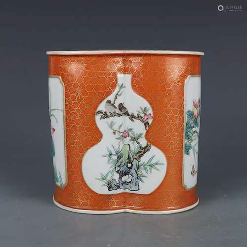 A CHINESE FAMILLE ROSE GILD FLOWER&BIRD PATTERN PORCELAIN BRUSH POT