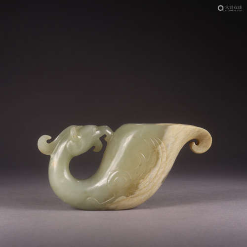 A CHINESE HETIAN JADE CARVED PHOENIX PATTERN CUP
