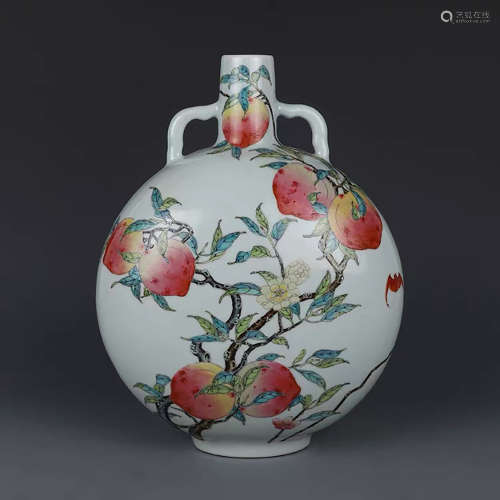 A CHINESE FAMILLE ROSE PEACH PATTERN PORCELAIN VASE