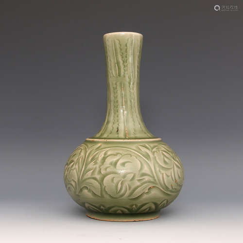 A CHINESE YAOZHOU KILN PORCELAIN FLORAL FLASK