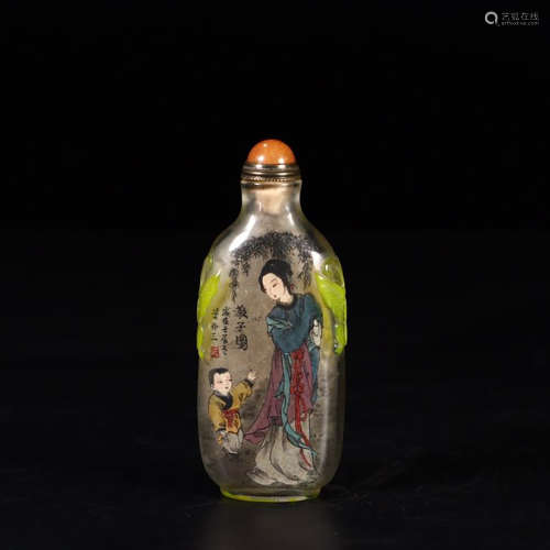 A CHINESE FIGURE PAINTED GLASSWARE SNUFF BOTTLE