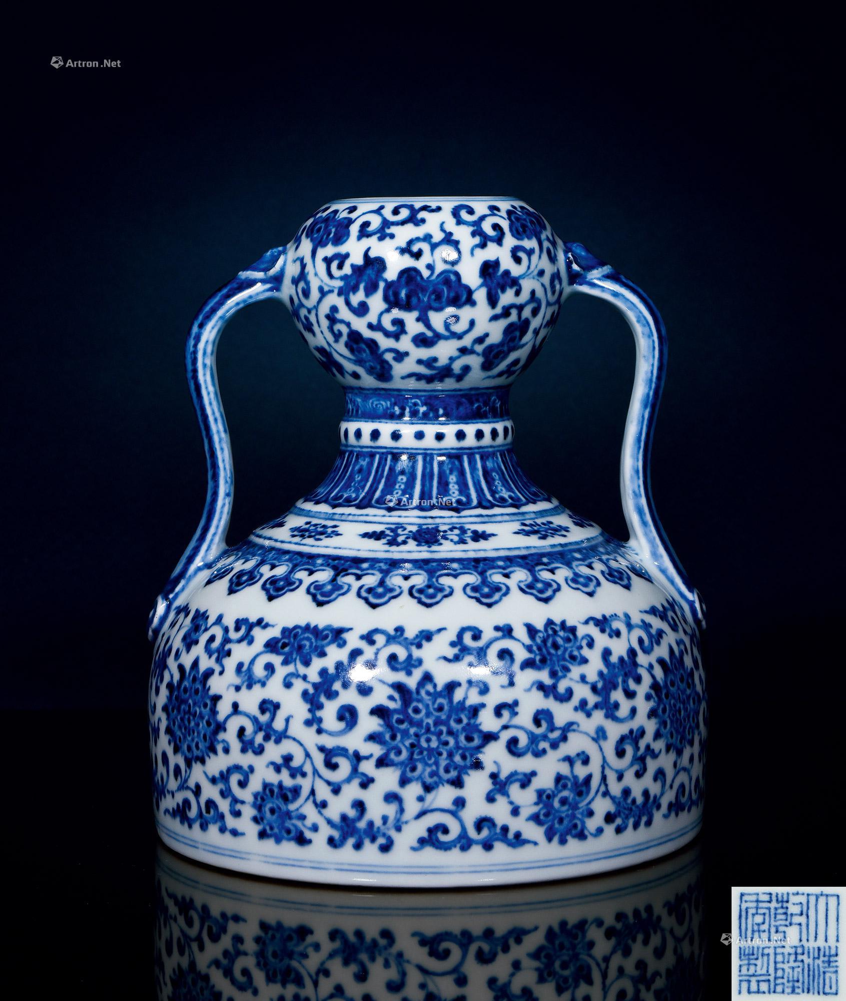 清乾隆御制青花灵芝莲纹如意耳平底葫芦瓶-【Deal Price Picture】
