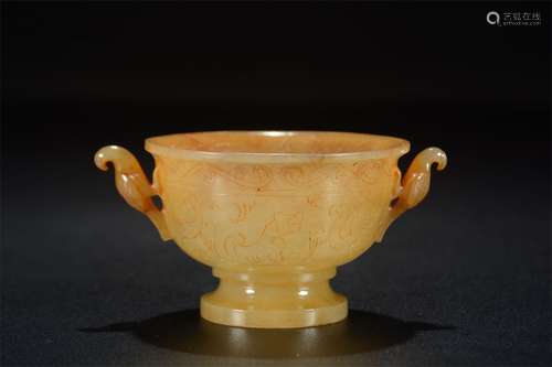 AN OLD COLLECTION ANCIENT JADE WINE CUP WITH ANIMAL DESIGN