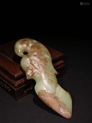 A HONGSHAN JADE BIRD