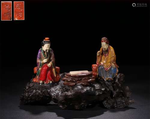 A FAMOUS SHANGJUN STYLE OF SHOUSHAN ROSS QUARTZ PAINTED AND CARVED OF HIGH OFFICIALS