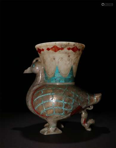 A MING DYNASTY JADE INLAID TURQUOISE BIRD CUP