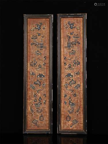 A PAIR OF QING DYNASTY  EMBROIDERY