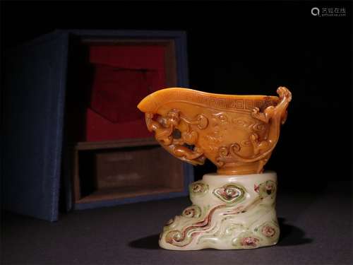 A QING DYNASTY TIANHUANG CHI DRAGON CUP