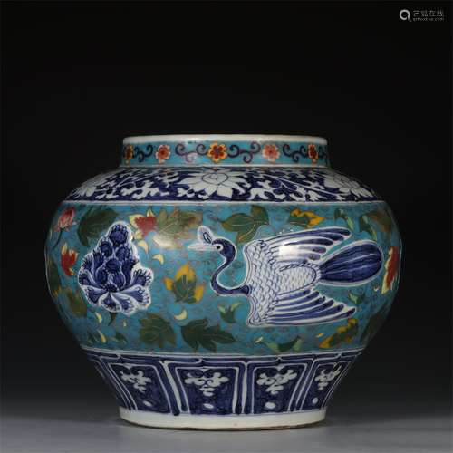 A MING DYNASTY BLUE AND WHITE POT WITH CRANE PATTERN