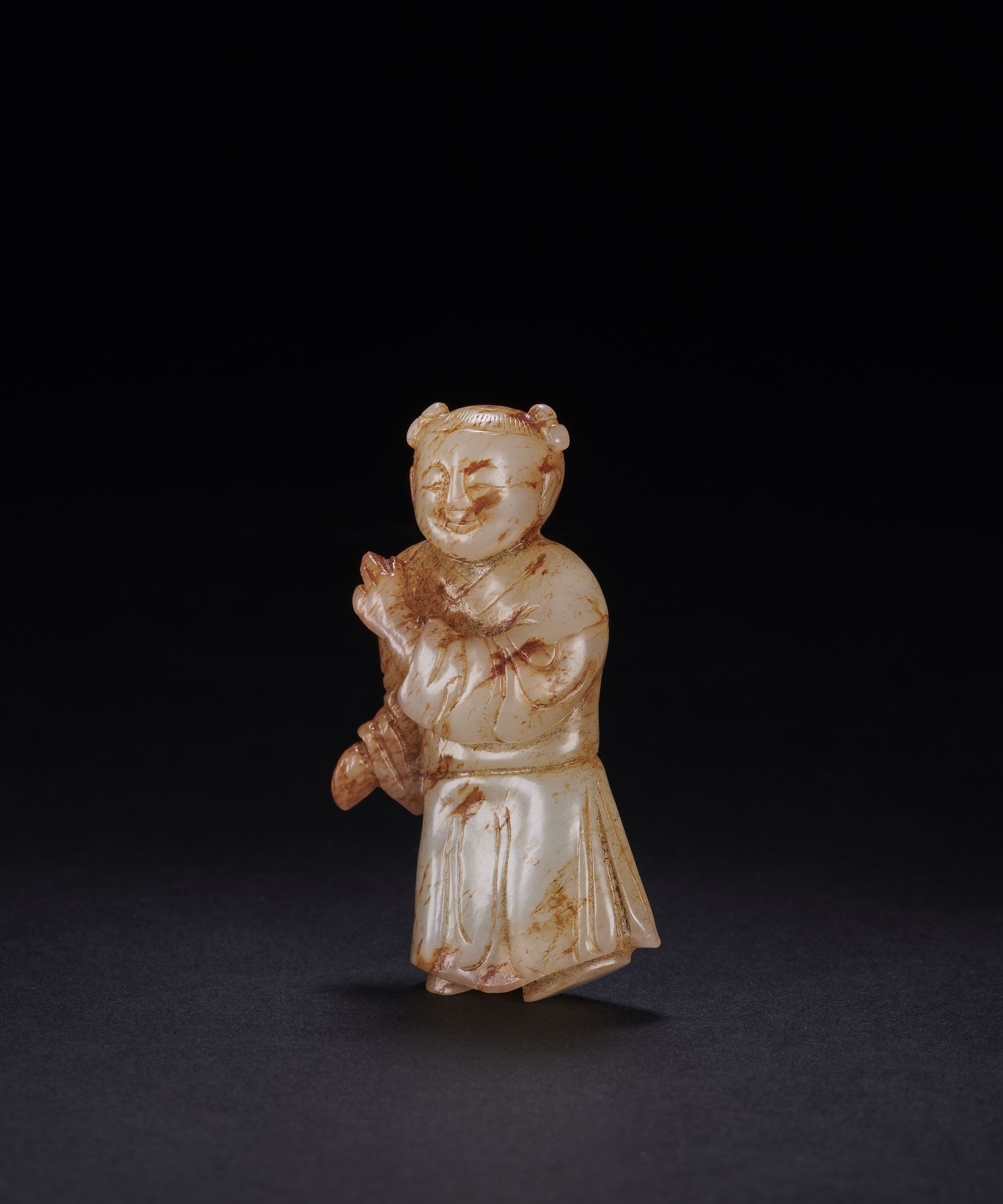 古代玉雕中,童子是一个长盛不衰的经典题材,从宋元至明清均有制作